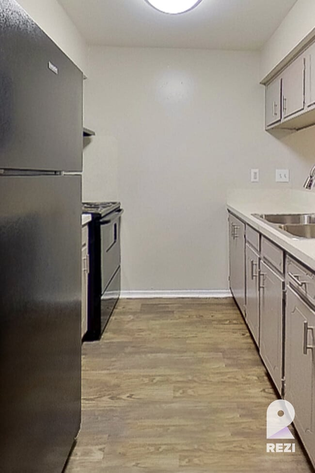 Building Photo - 7615 Grahamcrest Dr