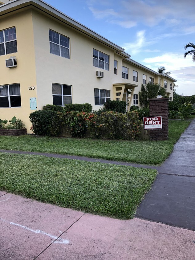 Primary Photo - 150 S Shore Dr