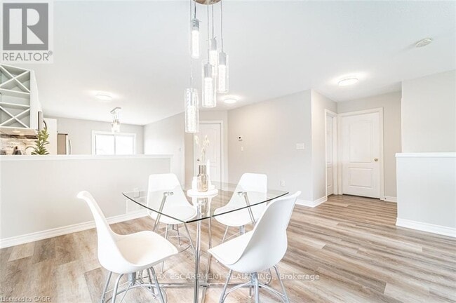 Photo du bâtiment - 12 Shadetree Crescent