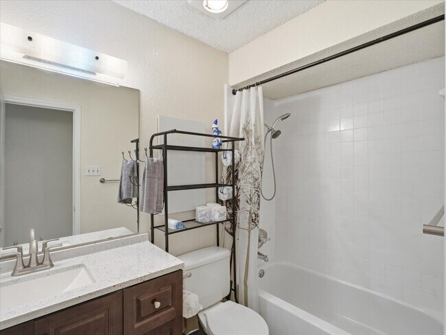 Foto del edificio - 6412 Tammy Ct