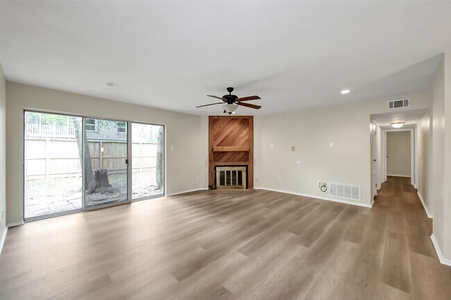 Building Photo - 67 Marabou Pl