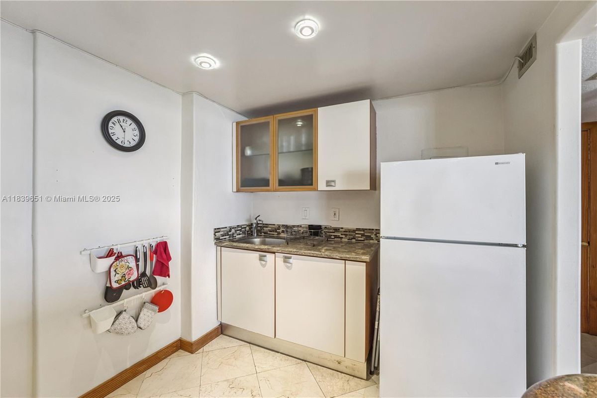 Building Photo - 11111 Biscayne Blvd