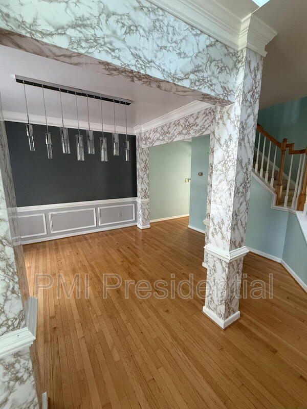 Foto del edificio - 15800 Hampton Summit Ln