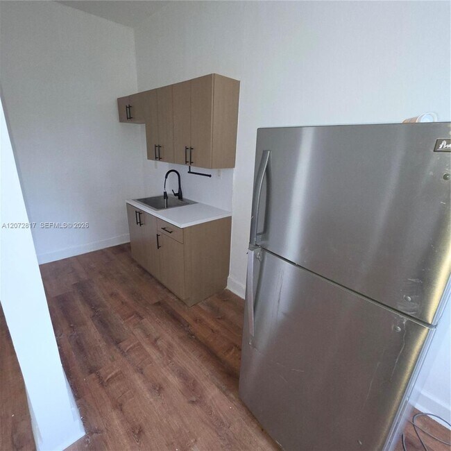 Foto del edificio - 35 NE 64th Terrace