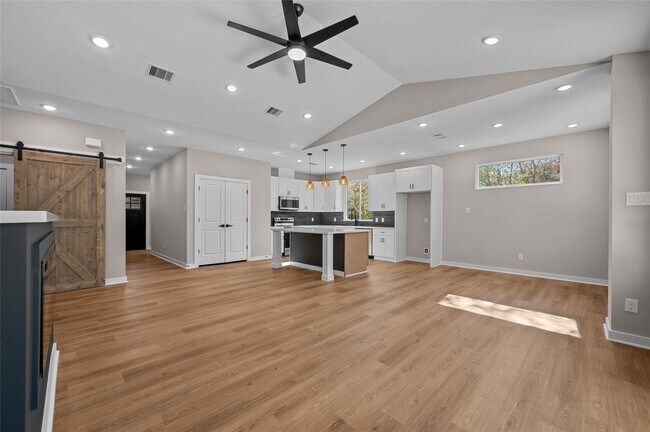 Foto del edificio - 28407 Champion Oaks Dr