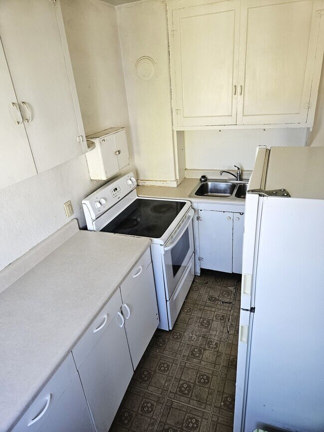 Foto del edificio - 710 E. 3rd St.