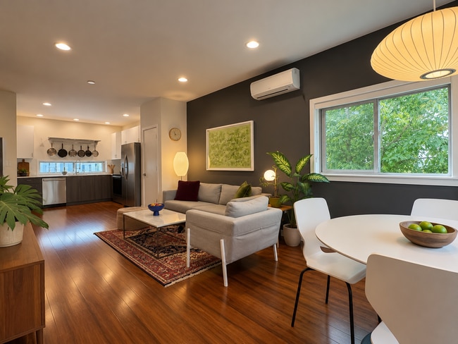 Building Photo - Beacon Hill Townhome