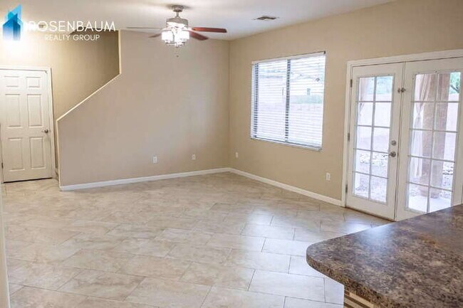 Building Photo - Beautiful 5-beds, 2.5-baths two-story home in the desirable Rancho Marana community!