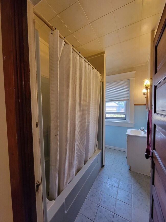 Foto del edificio - 1107 Maple St