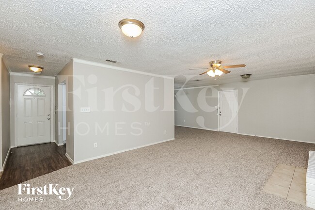 Foto del edificio - 3001 Rufe Snow Dr