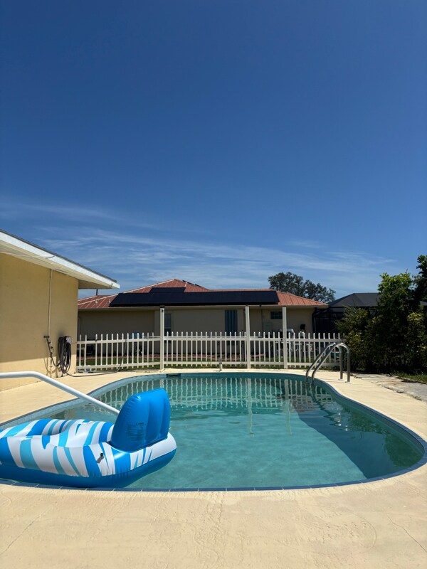 Foto principal - 2268 Abscott St
