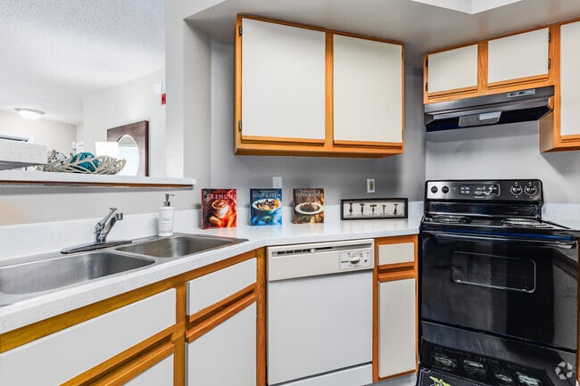 2 habitaciones, 2 baños, 1050 pies cuadrados, cocina - Cranes Landing Apartments