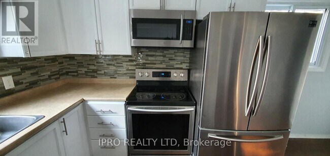 Building Photo - 296 Hickling Trail