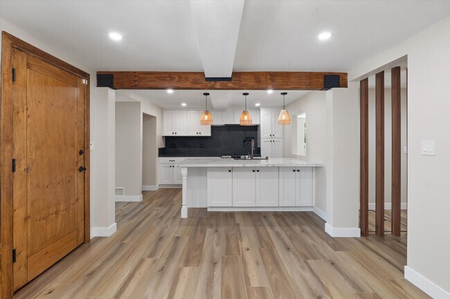Foto del edificio - 584 W 10th St