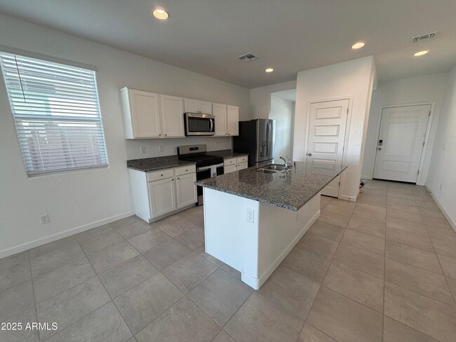 Foto del edificio - 40060 W Hillman Dr