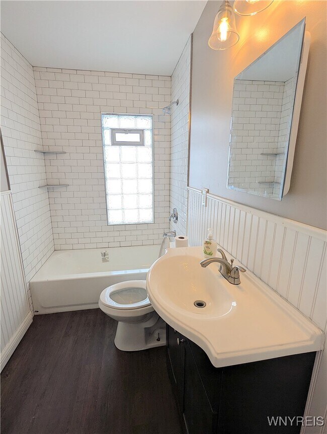 Foto del edificio - 76 St James Pl