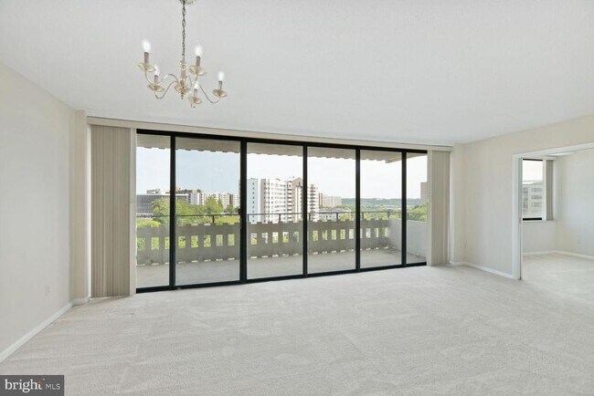 Foto del edificio - 6301 Stevenson Ave