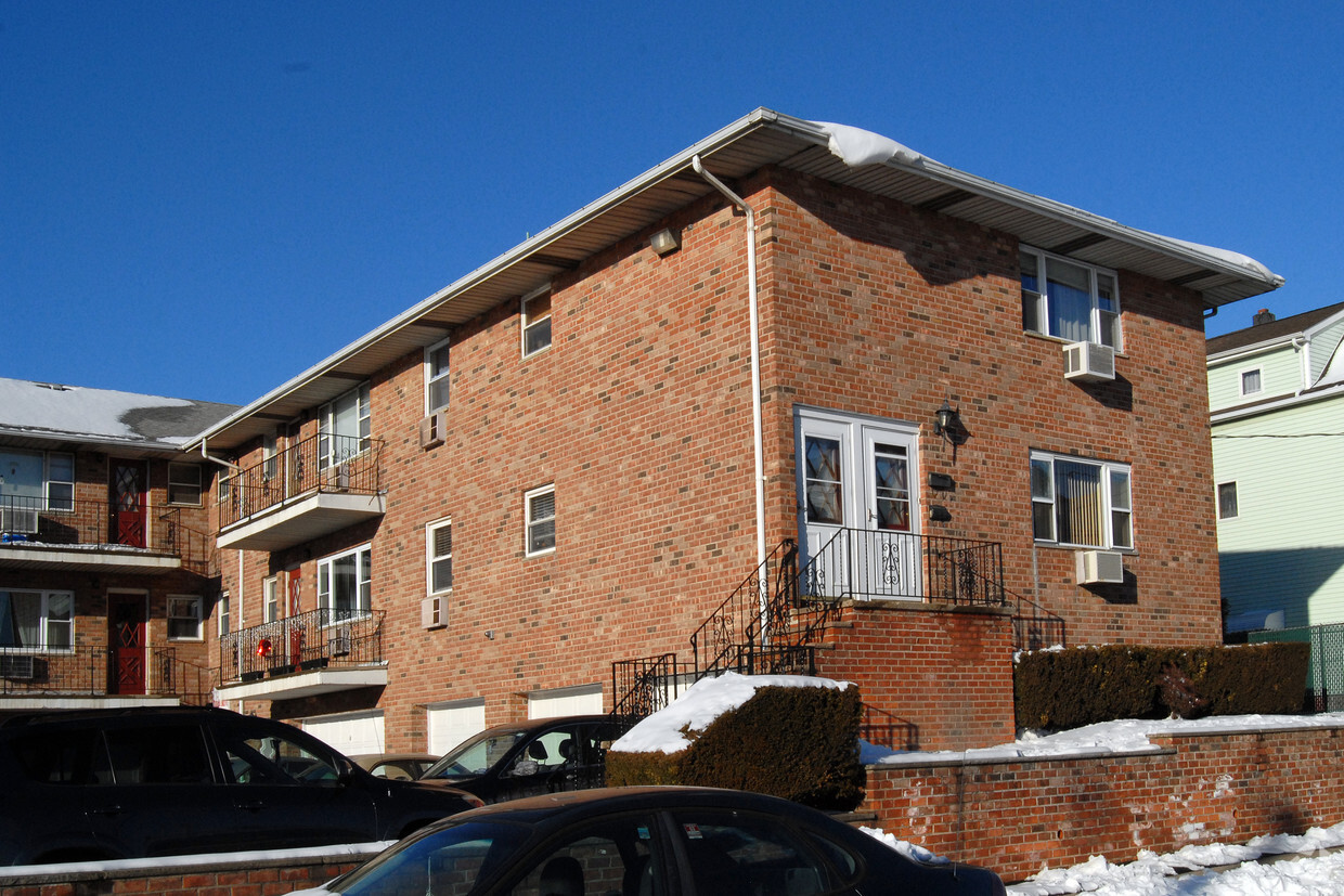 Building Photo - Catherine Arms