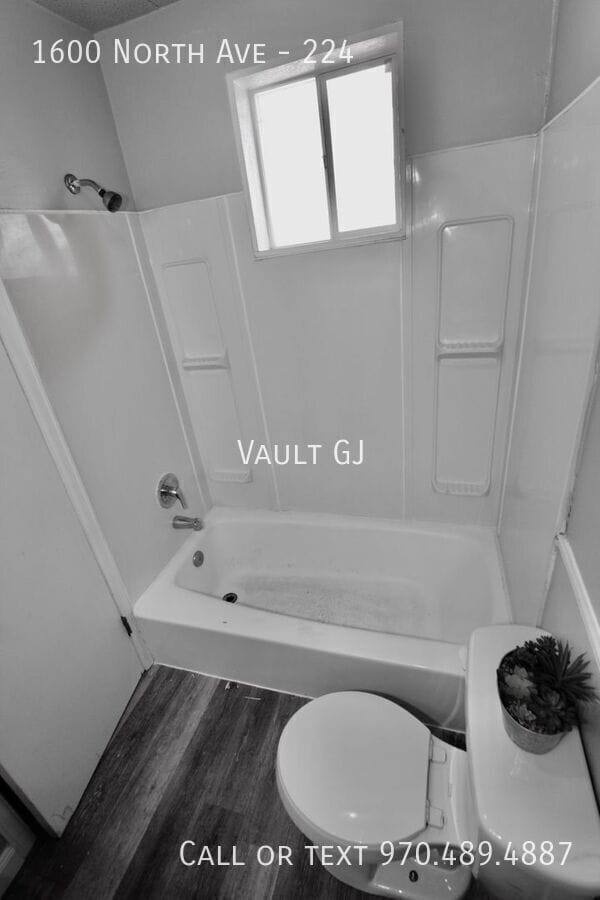 Building Photo - 1600 North Ave