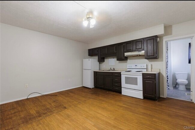 Foto del edificio - 28389 Ridge Rd