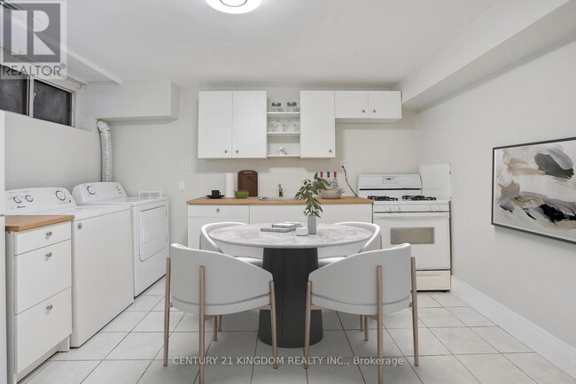 Photo du bâtiment - 37 Robinson Ave