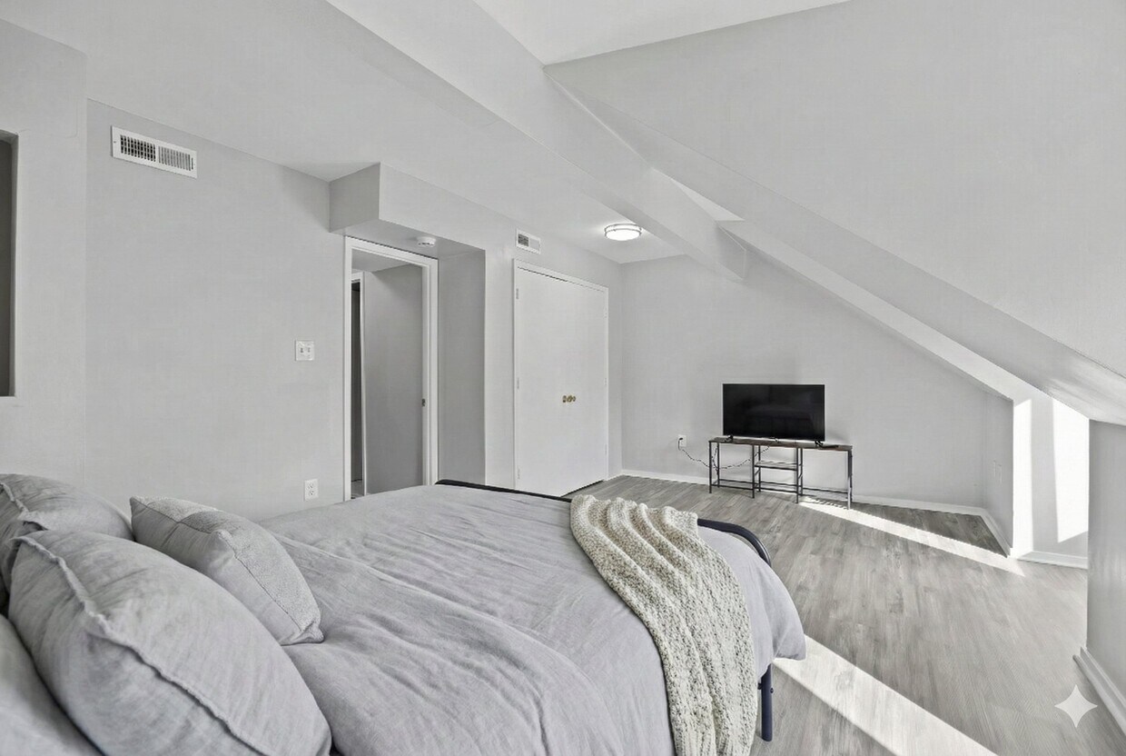Foto del edificio - 10014 Forest View Pl