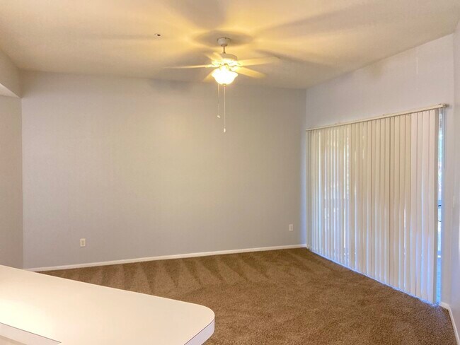 Foto del edificio - 494 N Pin Oak Pl