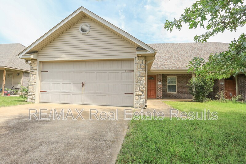 Primary Photo - 3600 SW Deerfield Blvd