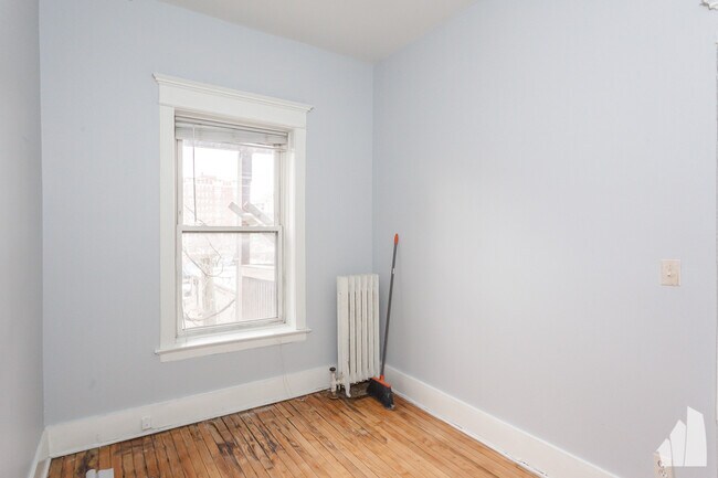 Foto del edificio - 941 W Windsor Ave