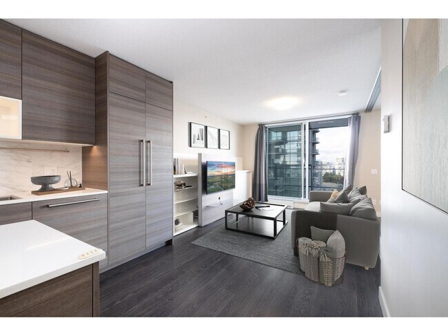 Photo du bâtiment - 13398-13104 104 Ave