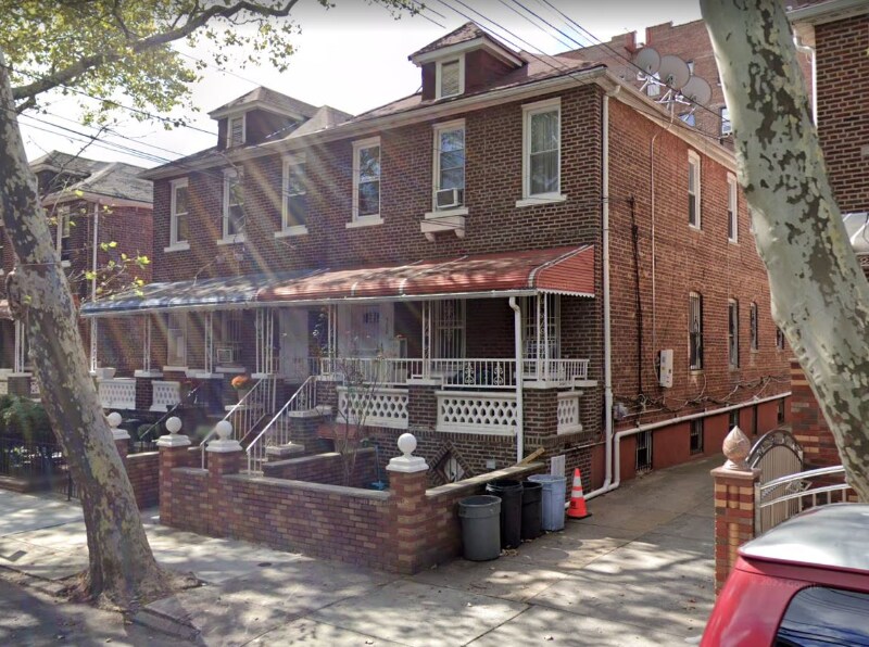 Primary Photo - 300 E 45th St
