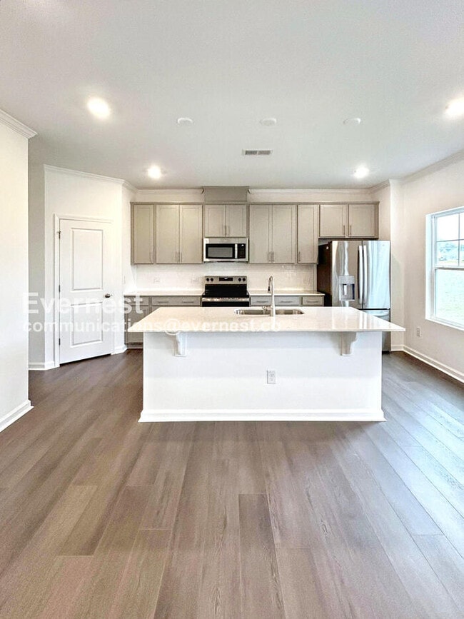 Building Photo - 612 Roy Adams Rd