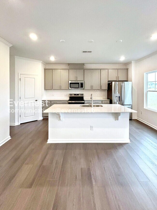 Foto del edificio - 612 Roy Adams Rd