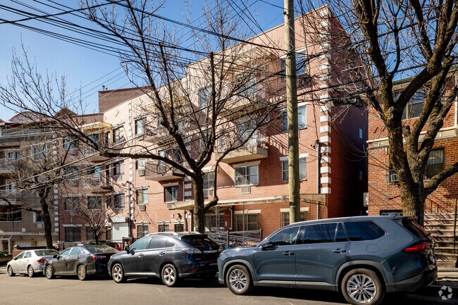 Foto del edificio - 8839 53rd Ave