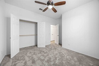 Building Photo - 5803 Camelia Evergreen Ln