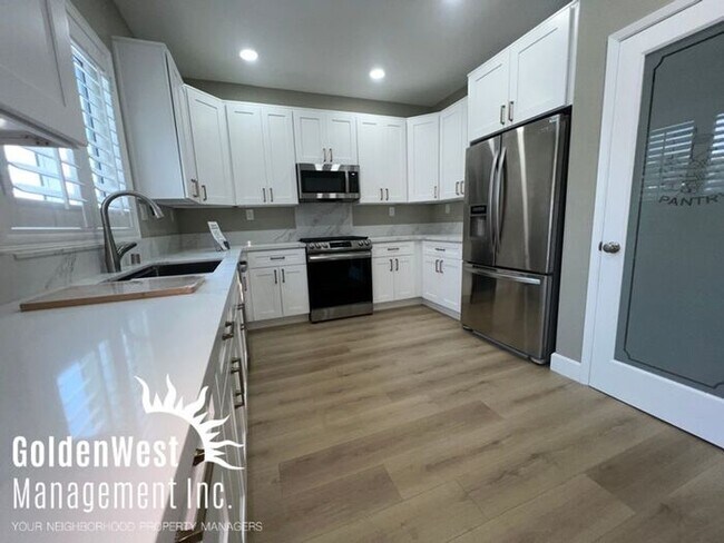 Building Photo - Incredible 5Bdm 3Ba House in Otay Mesa, Sa...