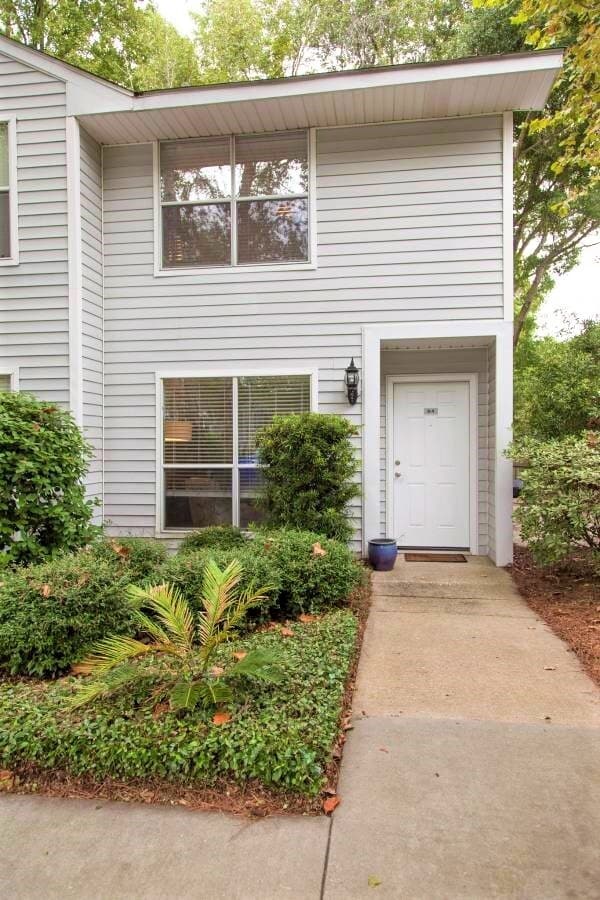 Front Entrance - 252 Howle Ave