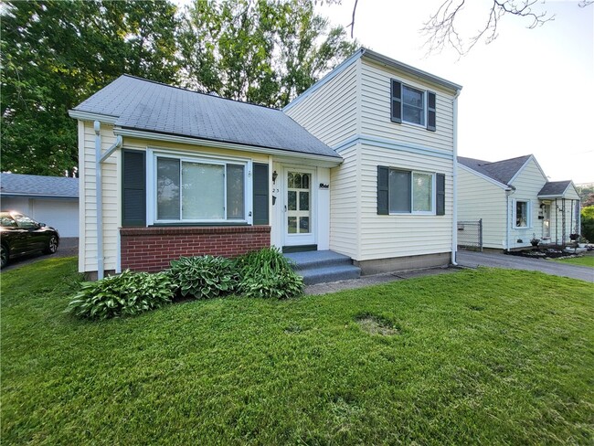 Building Photo - 223 Glenbrook Rd