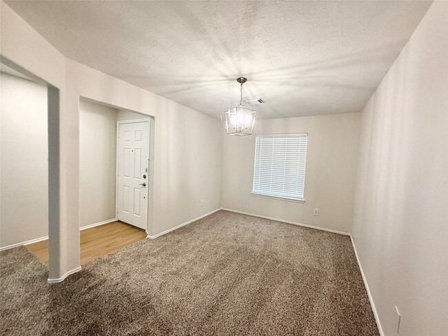 Foto del edificio - 8803 Danbury Hollow Ln