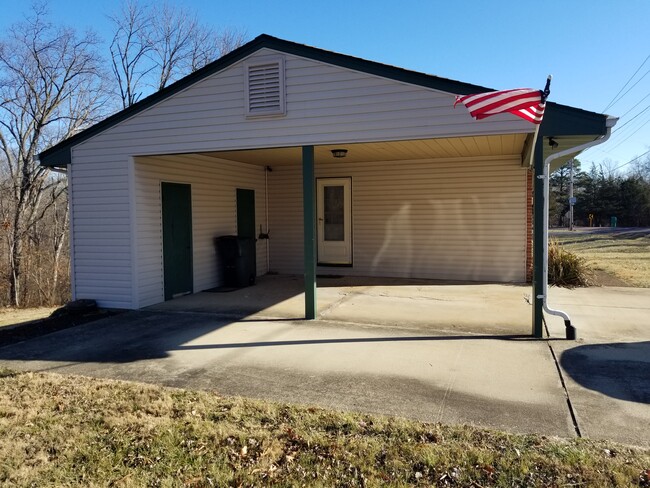 Car Port/Side Entrance - 5265 Hunning Rd