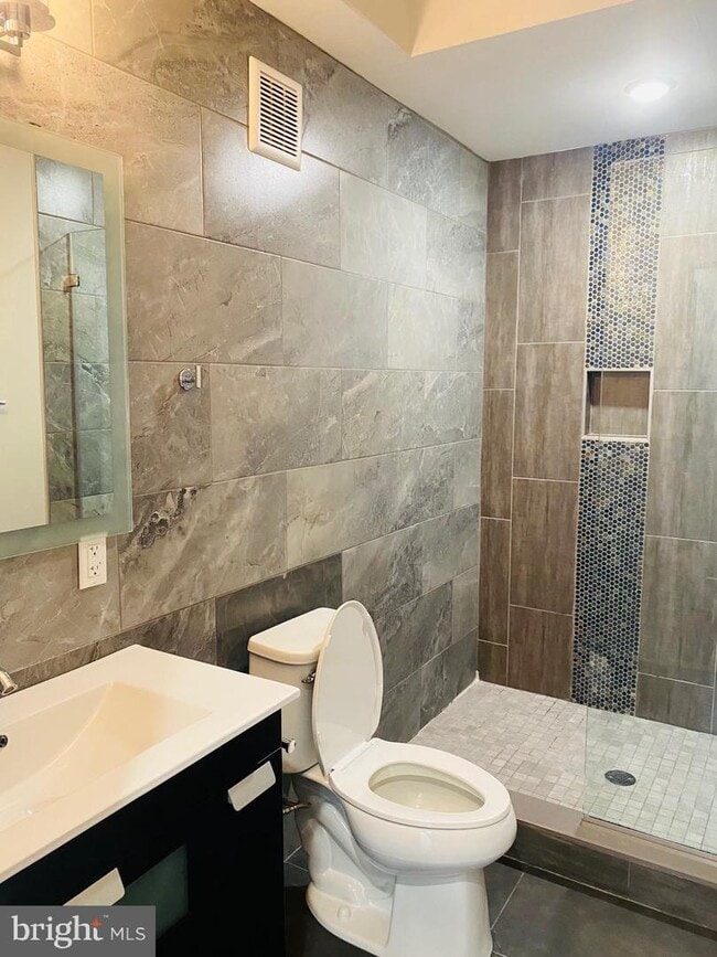 Foto del edificio - 1845 E Huntingdon St