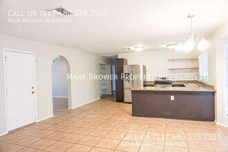 Building Photo - 1349 W Gila Ln