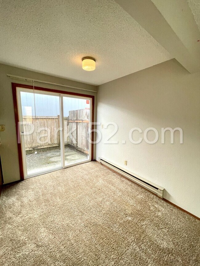 Foto del edificio - 631 N Fife St