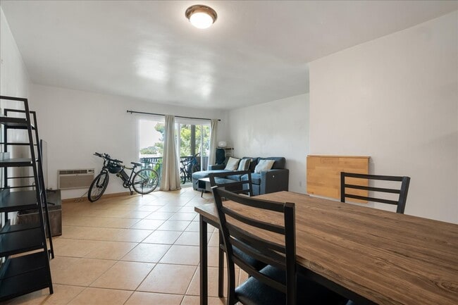 Building Photo - 7555 Linda Vista Rd