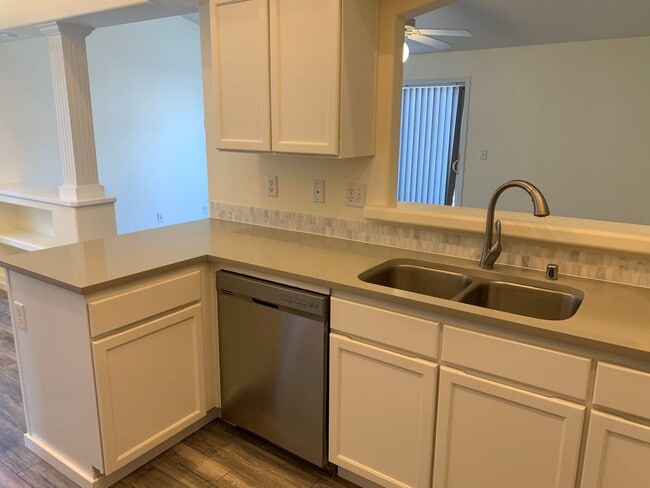 Building Photo - 7467 Clamdigger Dr