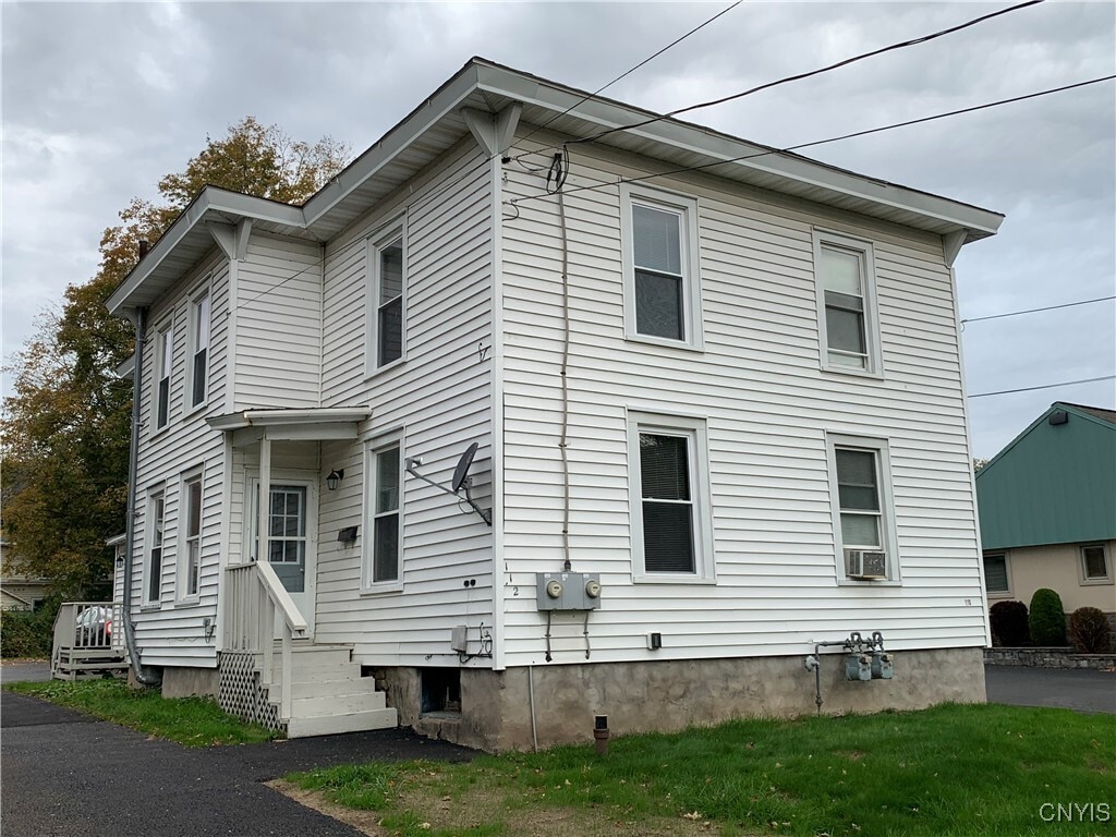Primary Photo - 112 W 1st St S