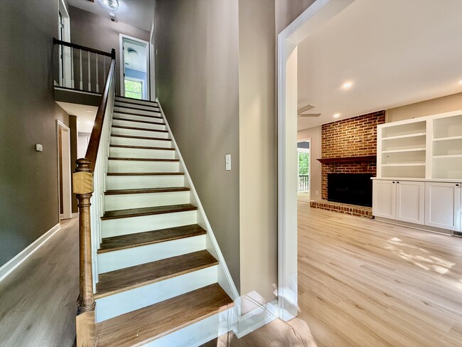 Building Photo - 5635 Falkirk Dr