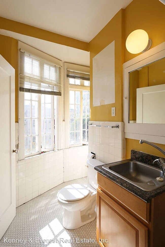 Building Photo - Studio, 1 bath House - 500 Leavenworth #608