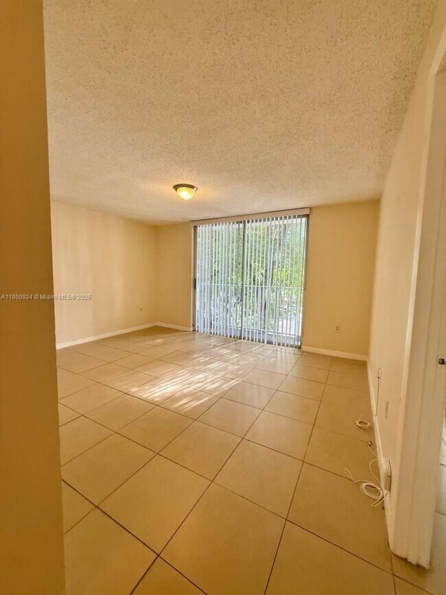 Foto del edificio - 1720 NW N River Dr