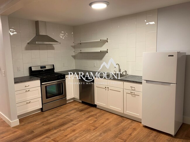 Foto del edificio - Gorgeous Remodeled 2 Bed 1 Bath Bremerton ...
